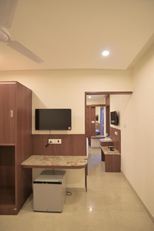 Hotel Dasya - Formerly Nice Stay The Business Hotel Bangalore Buitenkant foto