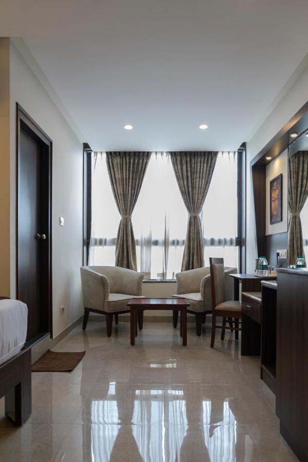 Hotel Dasya - Formerly Nice Stay The Business Hotel Bangalore Buitenkant foto